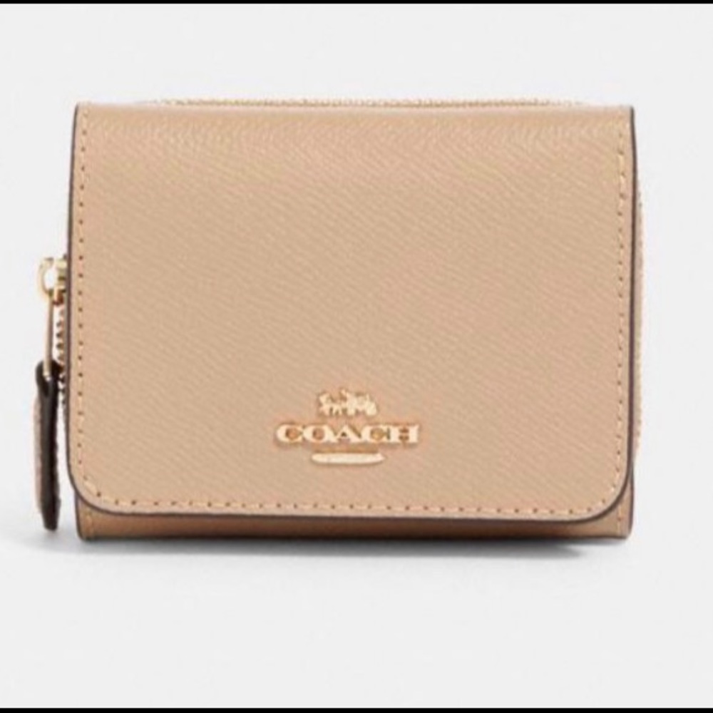 Coach wallet Tan New No scratches unused